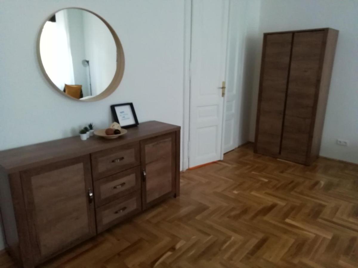Luxury New Cozy Flat At Dob Street Nearby Gozsdu Court Διαμέρισμα Βουδαπέστη Εξωτερικό φωτογραφία